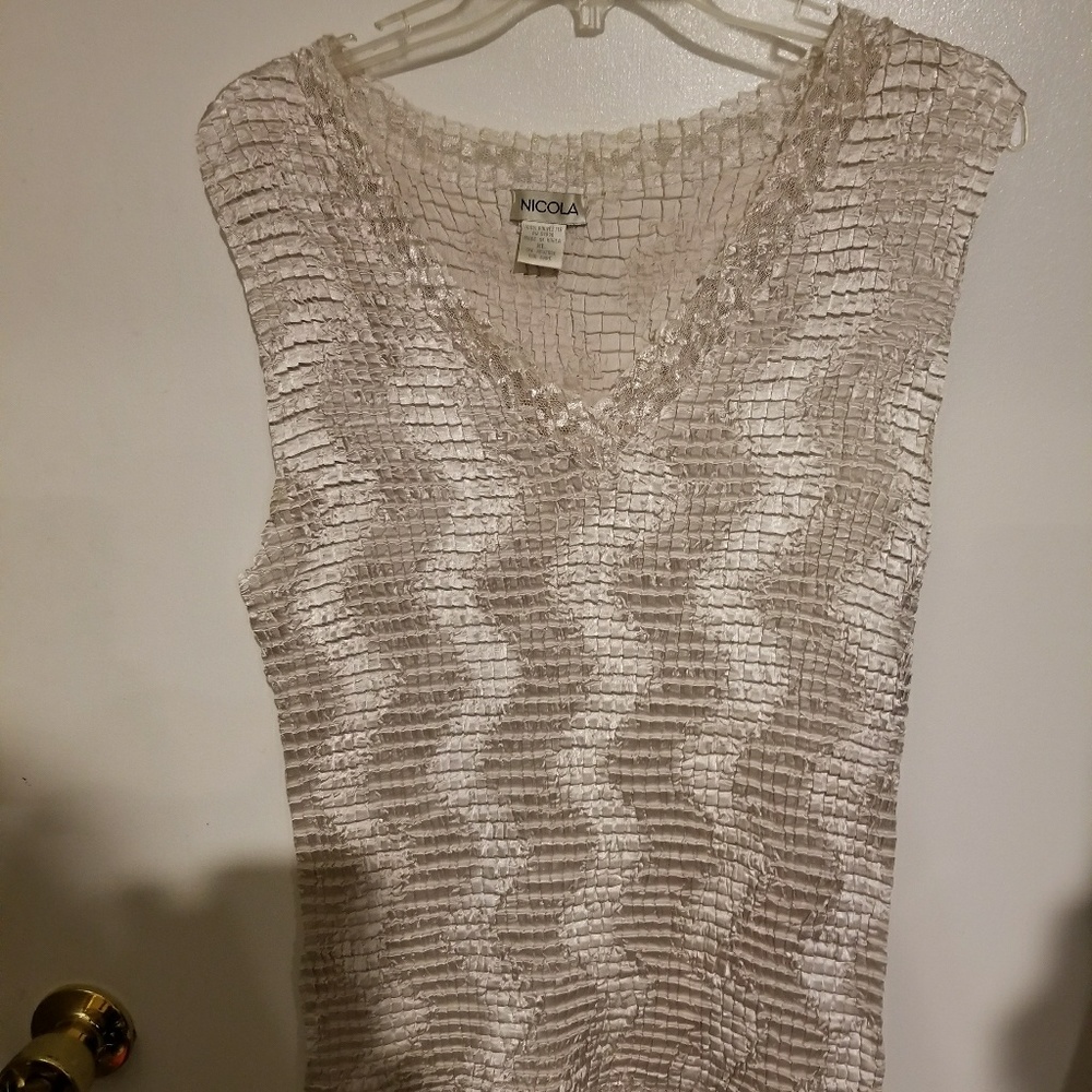 Sleeveless blouse